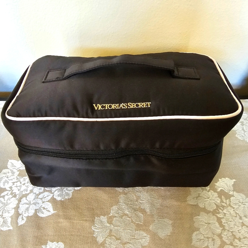 Victoria's Secret Travel Case Bra Underwear Lingerie